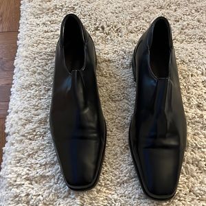Black mens dress shoe